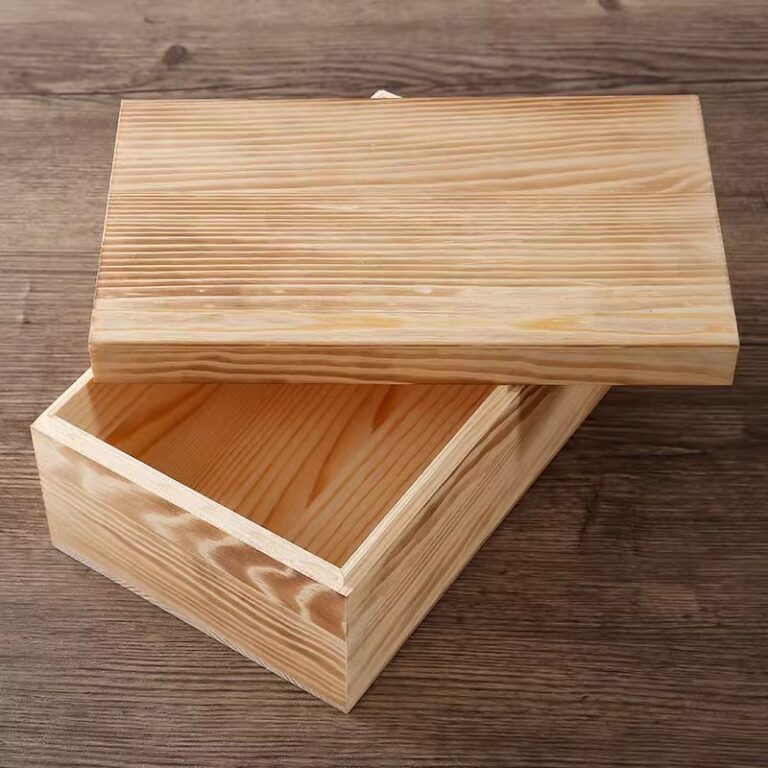 Pine wood box (1)